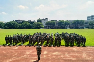 高中“第一課” 軍訓(xùn)燃熱血——金華市方格外國語學(xué)校2021級(jí)高一新生軍訓(xùn)開營(yíng)